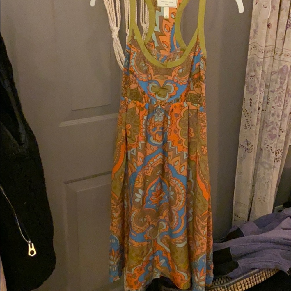 Patterned Halter Dress. - Picture 4 of 6